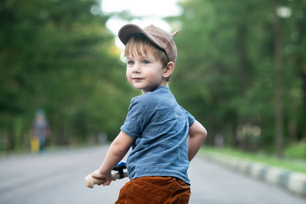 2,022 Boy Looking Back Stock Photos, Pictures & Royalty-Free Images -  iStock | Black boy looking back