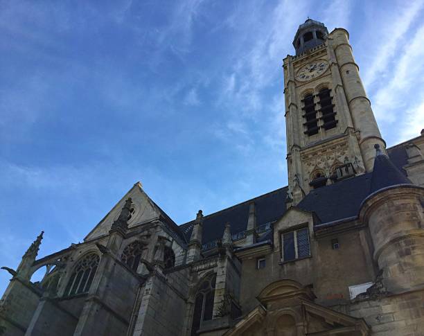istock Walking around Montagne Sainte Genevieve 1270194644