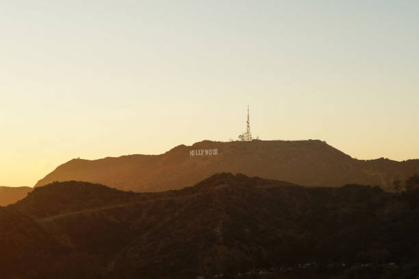 tramonto all'hollywood sign dal griffith observatory, los angeles, california, stati uniti - cerimonia degli oscar foto e immagini stock