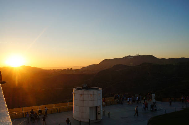 tramonto all'hollywood sign dal griffith observatory, los angeles, california, stati uniti - cerimonia degli oscar foto e immagini stock