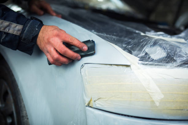 istock Man preparing car for painting 1270287533