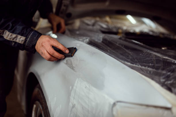 istock Man preparing car for painting 1270287613