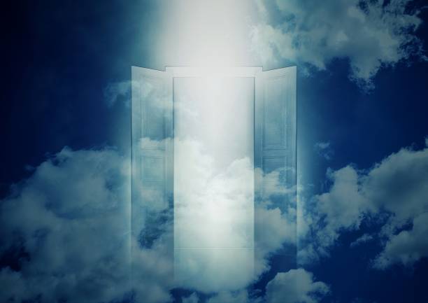 illustration 3d d’une porte ouverte flottant dans le ciel - open sky cloudscape cloud photos et images de collection