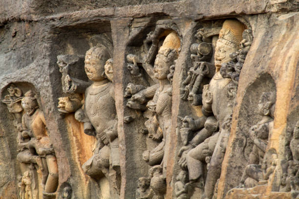 カル・バヘラヴァ彫刻、カリンジャル・フォート、ウッタル・プラデーシュ州、インド - nobody india sandstone column ストックフォトと画像