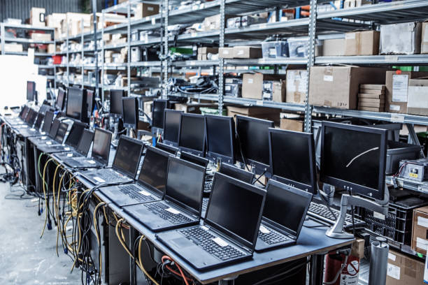 20,500+ Computer Recycling Stock Photos, Pictures & Royalty-Free Images - iStock | Computer recycling plant, Computer recycling bin