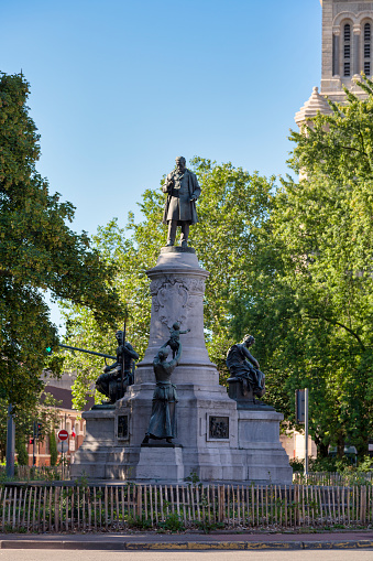 The monument to Louis Pasteur by sculptor Amédée Cordonnier was inaugurated in 1899 on Place Philippe Lebon, in the Saint-Michel district of Lille opposite the church of Saint-Michel.