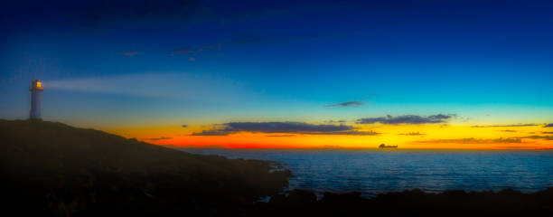 panorama latarni morskiej - storm lighthouse cloudscape sea zdjęcia i obrazy z banku zdjęć