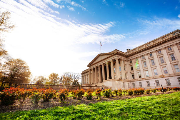 ワシントンdc公園�の景色を望む米国財務省ビル - 米国財務省 ストックフォトと画像