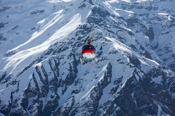 Elicottero di soccorso nel campo base dell'Annapurna, Nepal - foto stock