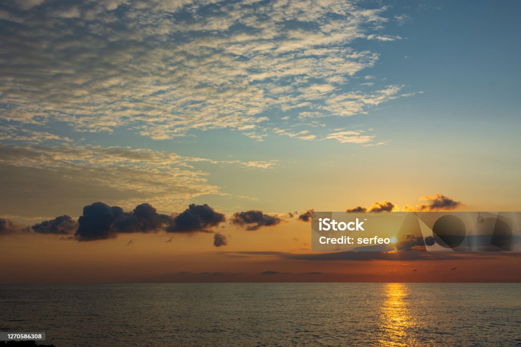 Adriyatik denizi. Ostuni, Puglia. Sunrise. - Royalty-free Adriyatik Denizi Stok görsel Adriyatik denizi. Ostuni, Puglia. Sunrise. - Royalty-free Adriyatik Denizi Stok görsel