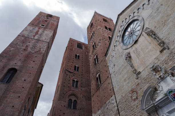 medieval towers of albenga, italy - italy albenga liguria tower imagens e fotografias de stock