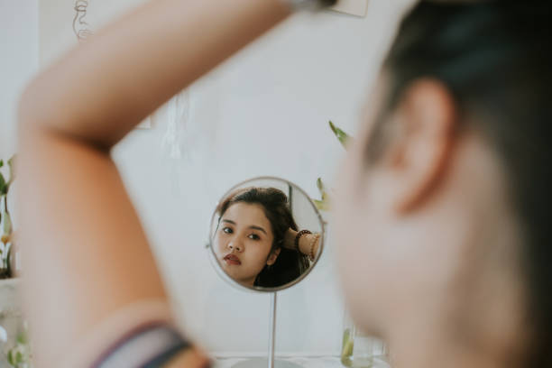 istock Look at me-stock photo 1270742191