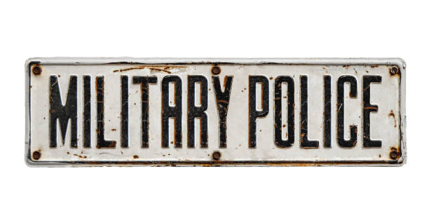 изолированный знак для военной полиции - license plate metal rusty old стоковые фото и изображения