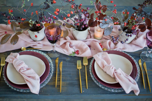 beautiful table setting with flowers - autumn table setting flower imagens e fotografias de stock