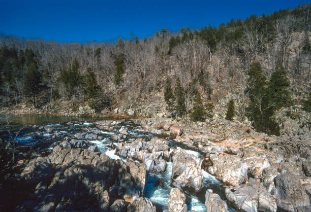 johnson's shut-ins sp - canais em rock horizontal - 2002 - slide rock state park - fotografias e filmes do acervo