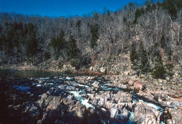 johnson's shut-ins sp - late spring wide view - 2002 - slide rock state park - fotografias e filmes do acervo