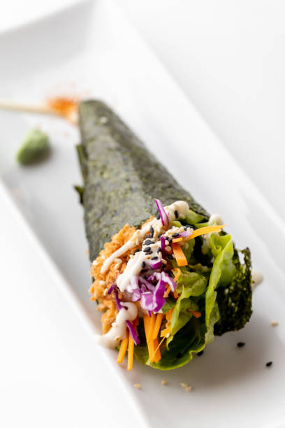 和ハンドロール - appetizer asia carrot maki sushi ストックフォトと画像