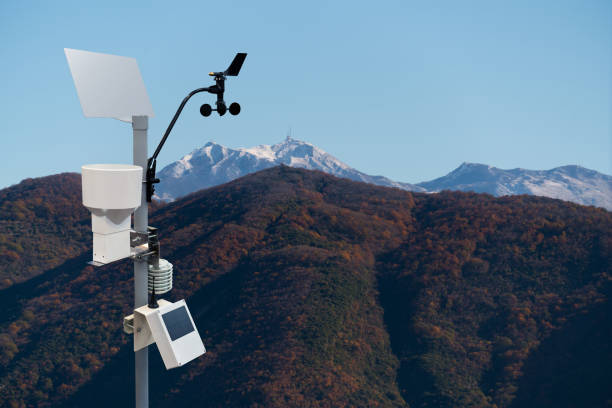 meteorological station - anemometer meteorology measuring wind imagens e fotografias de stock