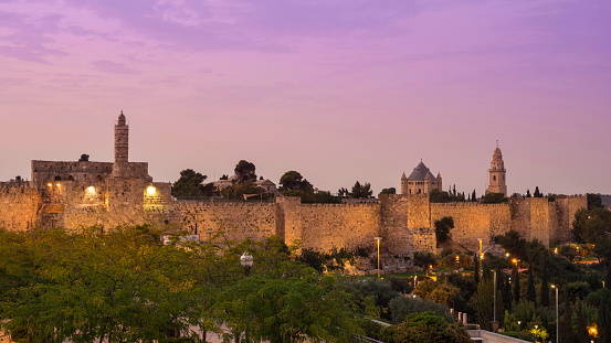 Torre de David y la muralla de la Ciudad Vieja de Jerusalén photo