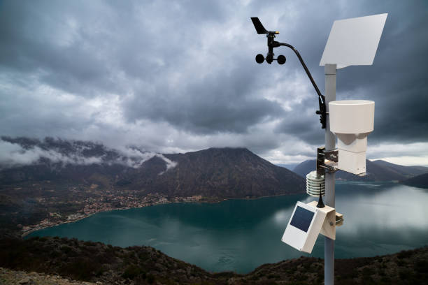 meteorological station - anemometer meteorology measuring wind imagens e fotografias de stock