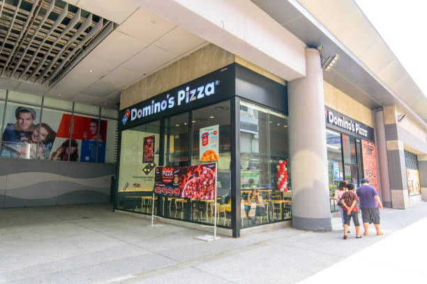 씨콘 방카에 쇼핑몰 의 도미노 피자 가게 브랜스 전면 - dominos pizza 뉴스 사진 이미지