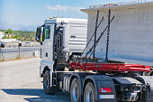 sondertransport-mit-balken.jpg?b=1&s=170x170&k=20&c=dHGtCAfhDZUzaKu1HR0n3aUk-s8zYiYLOasdlkLRn8M=