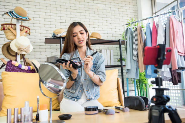 istock Beauty blogger streaming live daily make up 1270940017