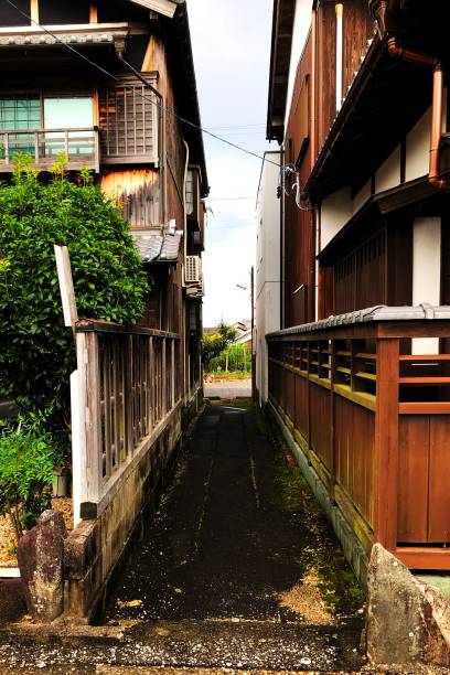 istock alley in japan 1270950898