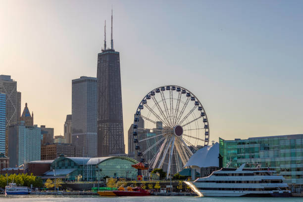 noria en navy pier, chicago - edificio hancock chicago fotografías e imágenes de stock