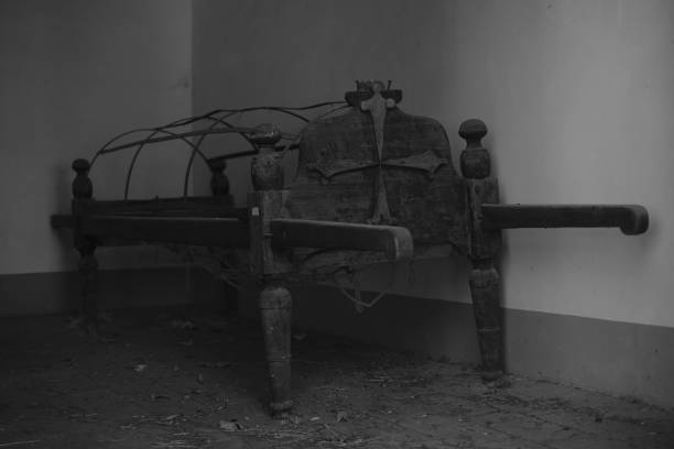 istock Antique cemetery 1400-1700 1270998732