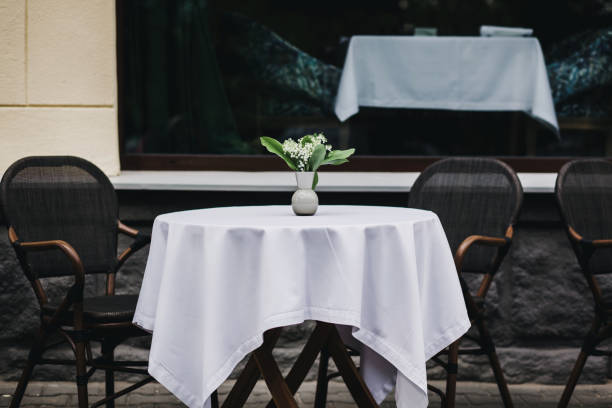 istock street cozy cafe 1271118232