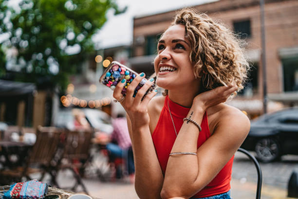 istock Leaving voice message on smartphone 1271119942