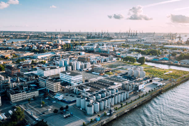 Drone view of a Industrie complex in Hamburg, Germany Drone view of a Industrie complex in Hamburg, Germany industrie stock pictures, royalty-free photos & images