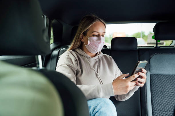 istock Texting From My Taxi 1271153099