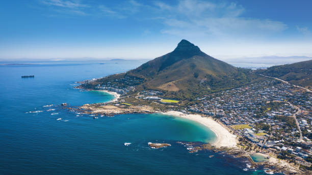 camps bay cape town clifton signal hill panorama aérien afrique du sud - clifton le cap photos et images de collection