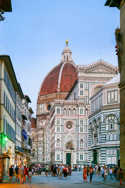 a late afternoon view of the cathedral of santa maria del fiore in florence - rose window florence italy cathedral tuscany imagens e fotografias de stock