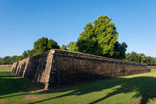 istock The famous medieval walls on Lucca, Italy 1271281318
