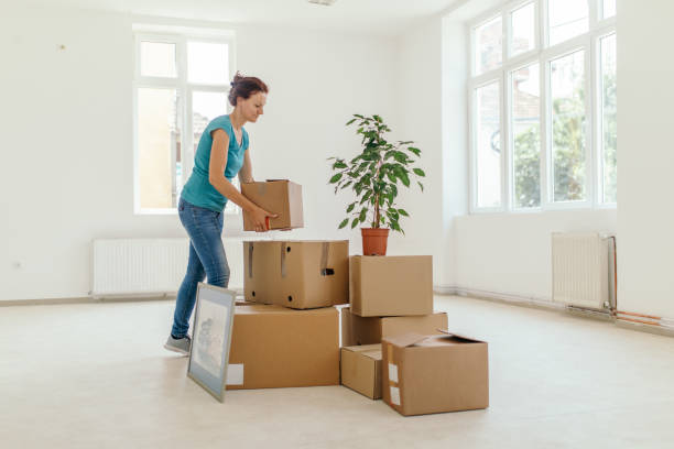istock Moving in into new apartment 1271348674