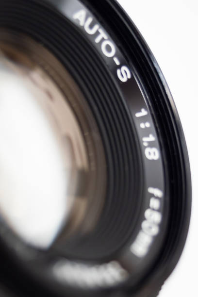 lente externa de uma lente de câmera - photography lens aperture sharp - fotografias e filmes do acervo