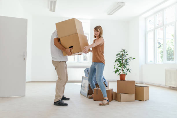 istock Moving in into new apartment 1271371398