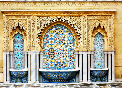 remolino marroquí trazando la decoración del mosaico. Motivo tradicional de la mezquita islámica árabe Fondo. Elemento de decoración de la mezquita photo