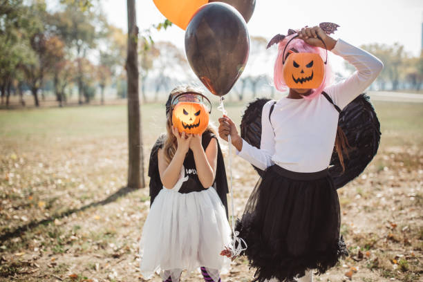 istock Trick or treat gang 1271401974