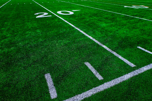 campo de futebol verde grama branco marcadores de jarda para touchdown jogo de competição - jarda - fotografias e filmes do acervo