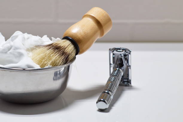 Shaving set with blade, brush and bowl with foam