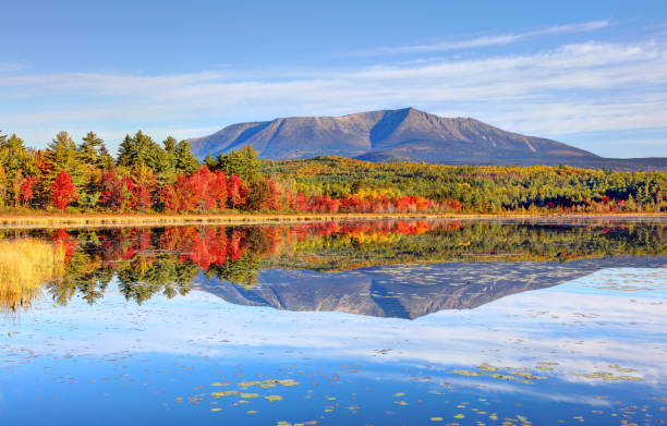 Mount Katahdin reflection on a small pond in Maine Mount Katahdin is the highest mountain in the U.S. state of Maine at 5,269 feet mt katahdin stock pictures, royalty-free photos & images