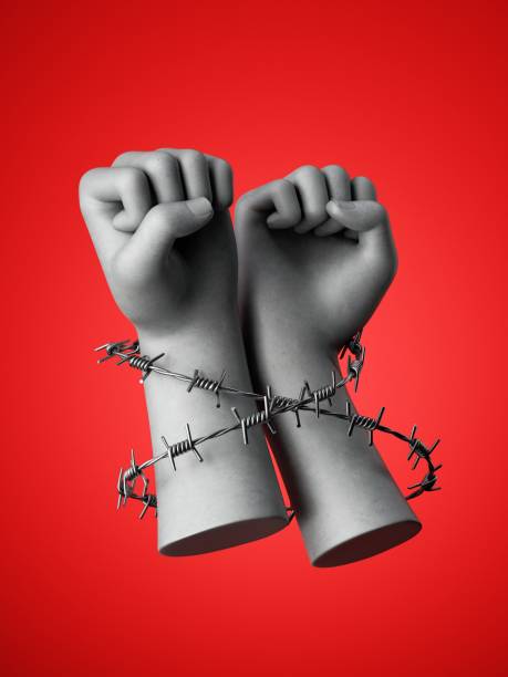 3d render, hands wrapped with barbwire, isolated on red background. Angry fists. Victory gesture political statement. Never give up. Stay optimistic. Social justice concept. Human rights violation renderizado 3d, manos envueltas con alambre de púas, aislado sobre fondo rojo. puños enojados. declaración política del gesto de victoria. nunca te rindas. mantente optimista. concepto de justicia social. violación de los derechos humanos