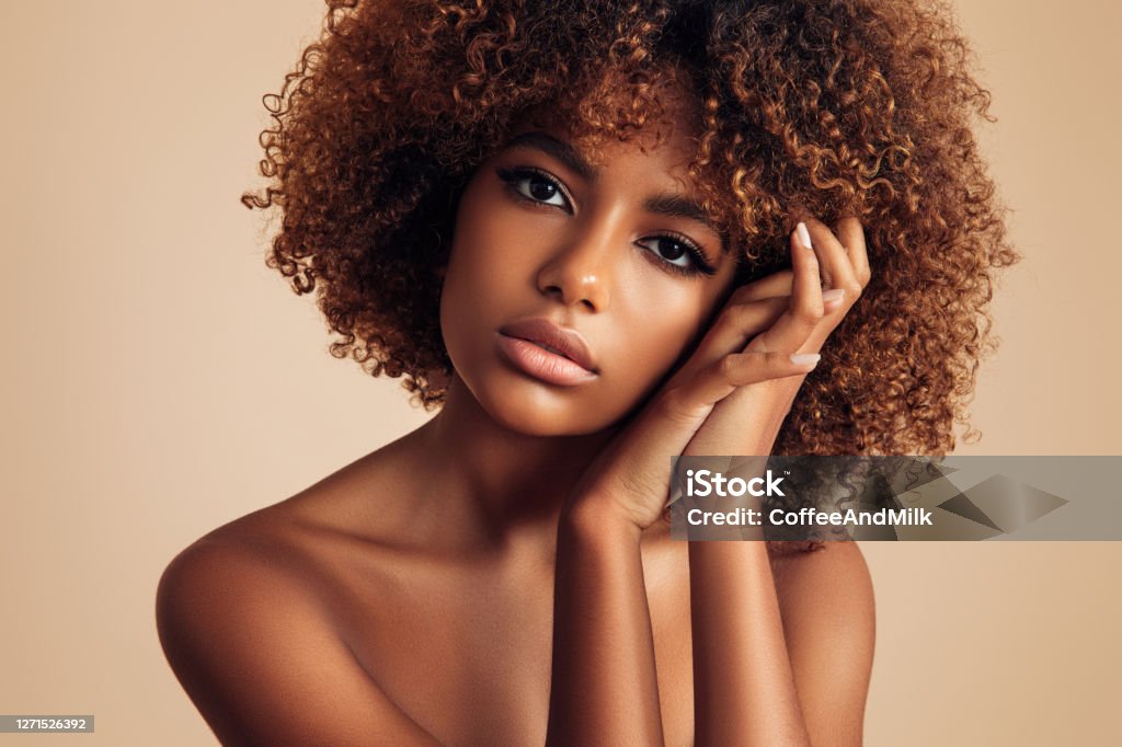 Beautiful Girl With Curly Hairstyle Stock Photo - Download Image Now -  Women, Beauty, African-American Ethnicity - iStock
