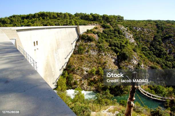 The Bimont Dam Near Aixenprovence France Stock Photo - Download Image Now - Aix-en-Provence, Architecture, Beauty In Nature