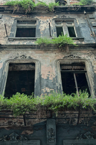 istock Abandoned historic old building 1271529926