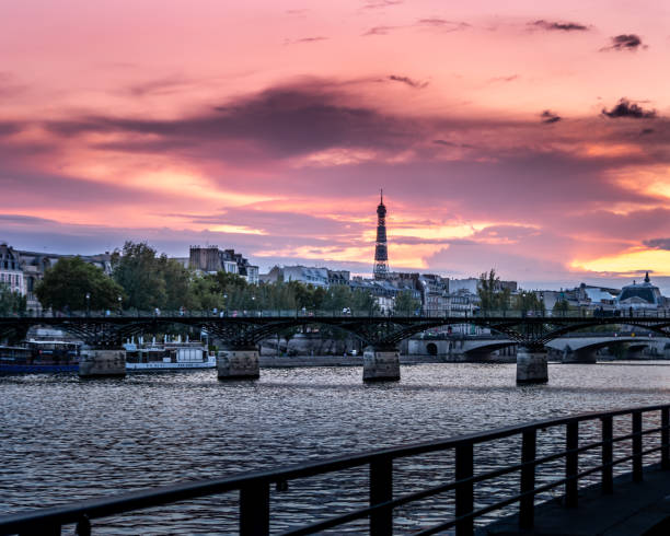 istock Beautiful sunset in Paris, magenta colors 1271537256